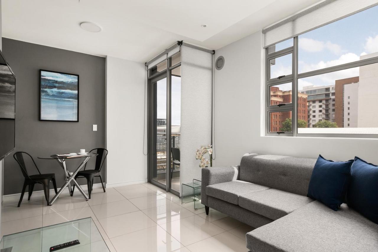 Easy Stay - The Median Rosebank Johannesburg Dış mekan fotoğraf